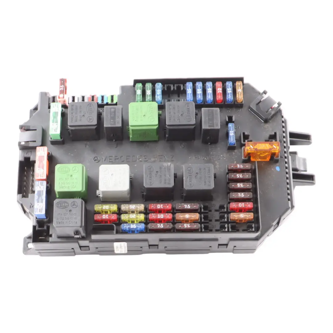 Front Fuse Box Relay Control Unit Module to Mercedes W221 with Part number A2215405550 Mercedes W221 Front Fuse Box Relay Control Unit Module - SKU A2215405550 - Part number A2215405550
