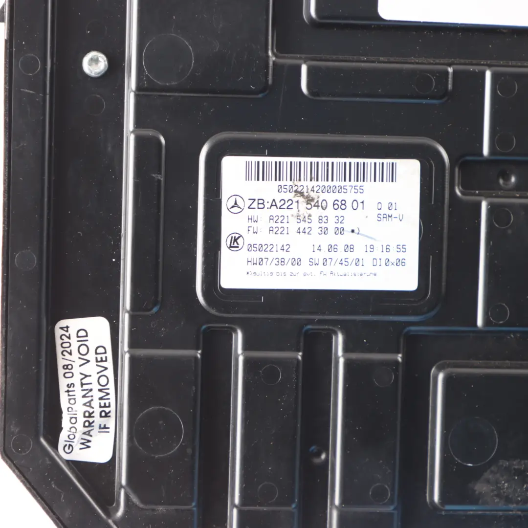 CLS500 C219 Fuse Box Relay Box Control Module Unit to Mercedes with Part number A2215406801 Mercedes CLS500 C219 Fuse Box Relay Box Control Module Unit - SKU A2215406801 - Part number A2215406801