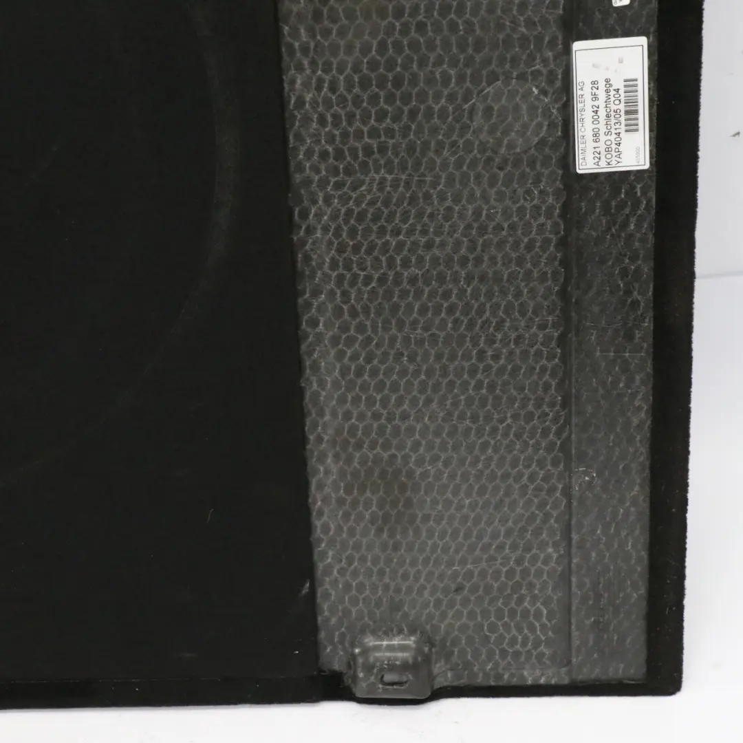 Fodera bagagliaio Tappetino moquette per Mercedes W221 con numero di parte A2216800042 Mercedes W221 Fodera bagagliaio Tappetino moquette - SKU A2216800042 - Numero di parte A2216800042