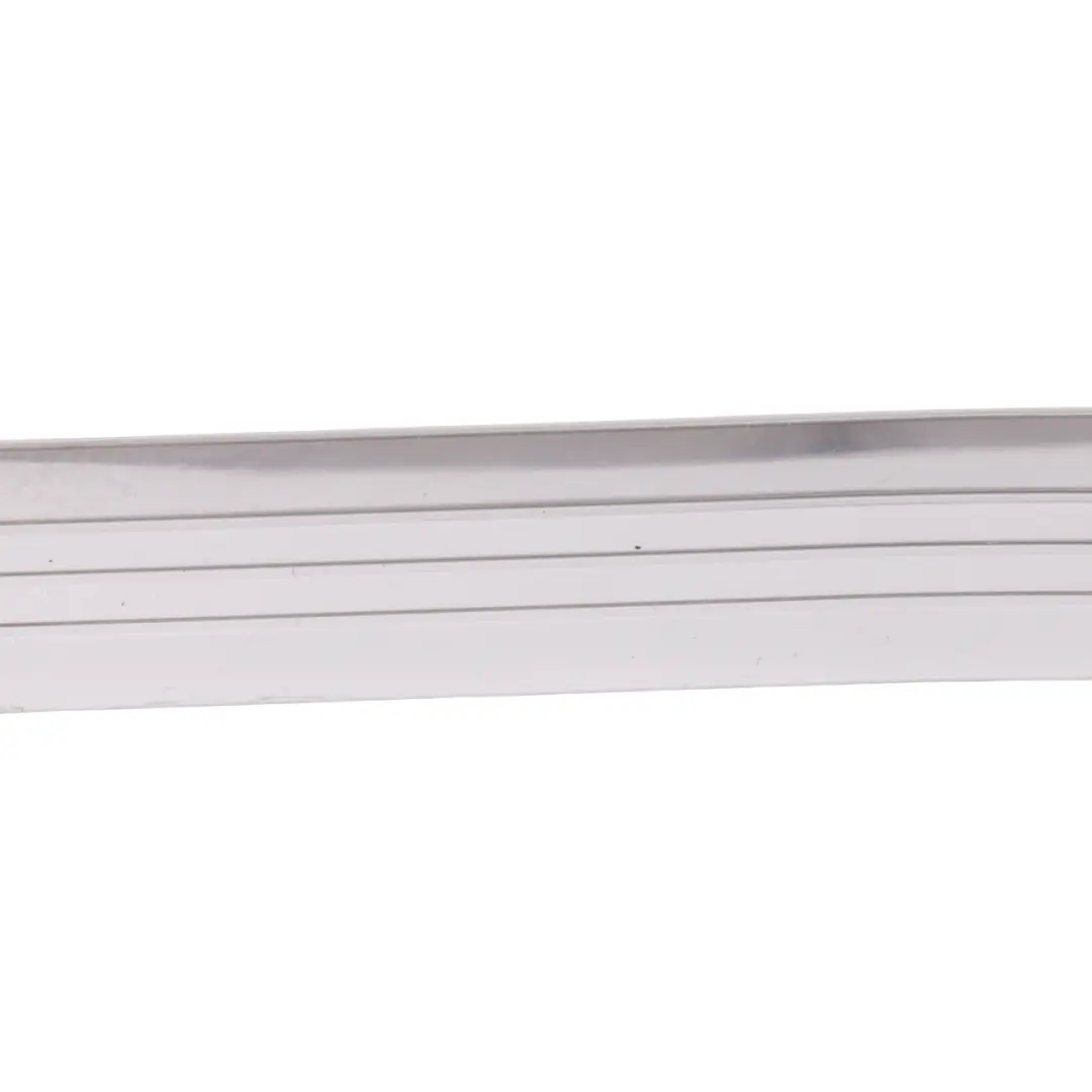 Mercedes W221 Seuil Porte Arrière Gauche Garniture Cache Marche - SKU A2216800735 - Numéro de pièce A2216800735