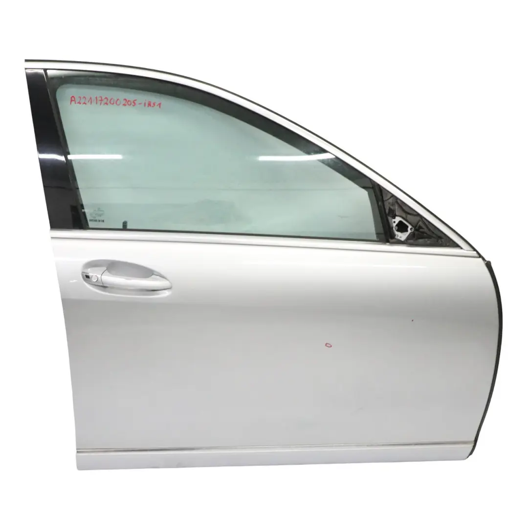 Drzwi Przednie Prawy Przód Srebrne do Mercedes W221 o numerze A2217200205 Mercedes W221 Drzwi Przednie Prawy Przód Srebrne - SKU A2217200205-IRS1 - Numer Części A2217200205