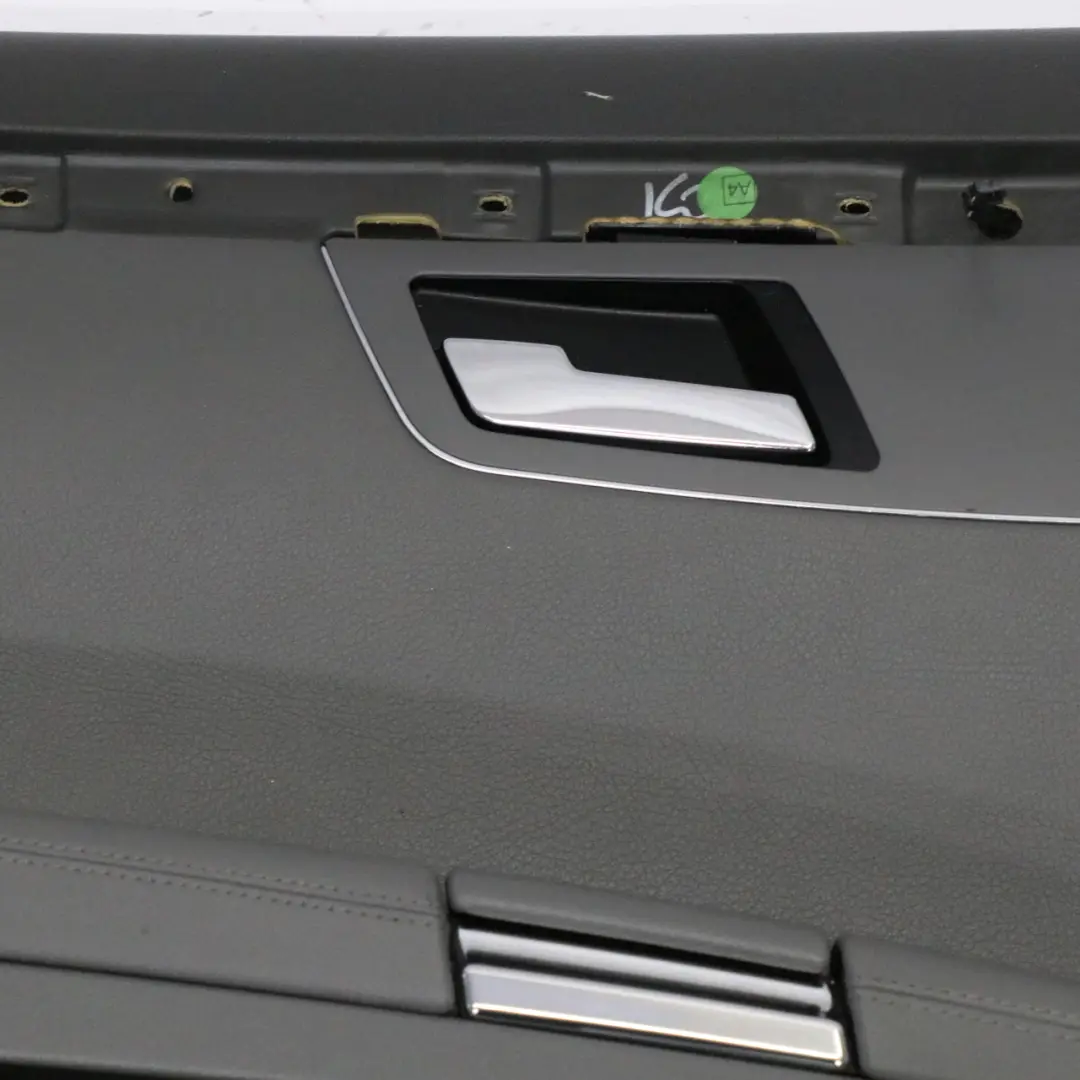 Mercedes W221 Couvercle carte porte arrière gauche Panneau cuir - SKU A2217301579-2 - Numéro de pièce A2217301579