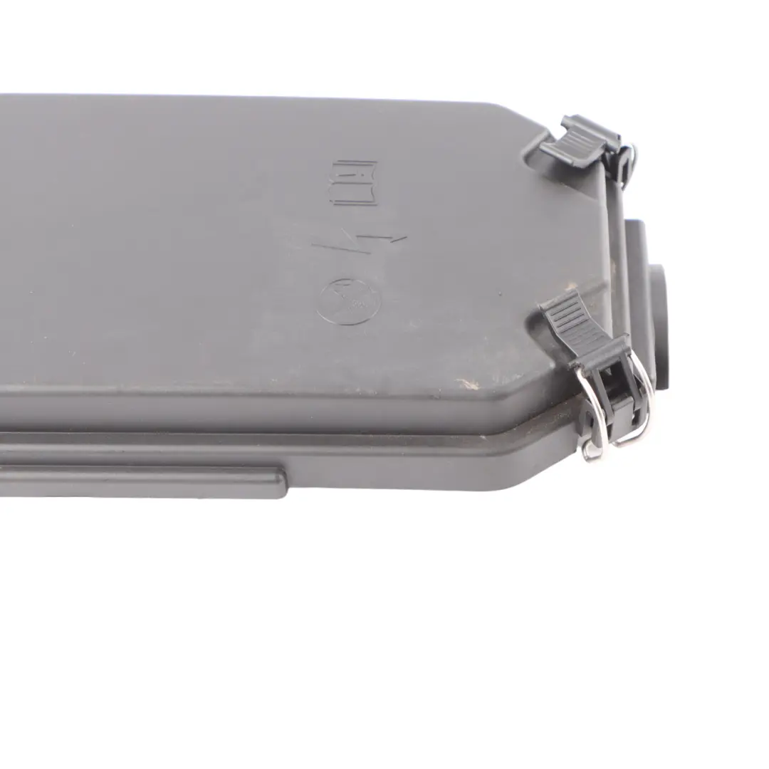 Fuse Box Cover Control Unit Holder Bracket to Mercedes R231 with Part number A2315400282 Mercedes R231 Fuse Box Cover Control Unit Holder Bracket - SKU A2315400282 - Part number A2315400282