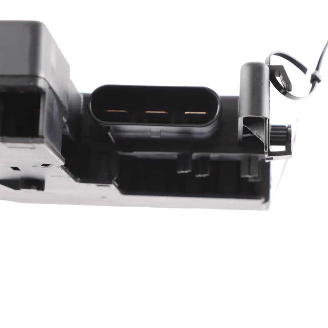 SL63 R231 Caja De Fusibles Espacio Pies Pasajero Roadster para Mercedes con número de pieza A2315401050 Mercedes SL63 R231 Caja De Fusibles Espacio Pies Pasajero Roadster - SKU A2315401050 - Número de pieza A2315401050