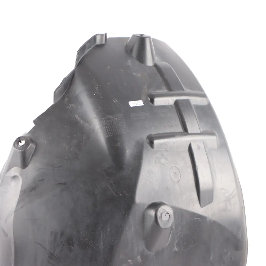 Paso Rueda Delantero Derecho Sección Revestimiento para Mercedes R231 con número de pieza A2316901230 Mercedes R231 Paso Rueda Delantero Derecho Sección Revestimiento - SKU A2316901230 - Número de pieza A2316901230