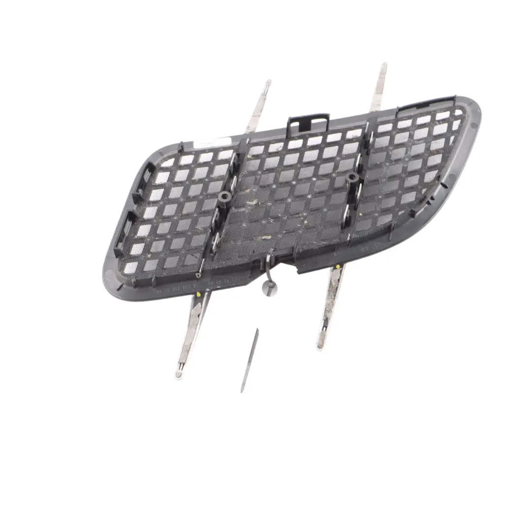 Cofano Griglia Ventilazione Cromata Anteriore Destra per Mercedes R231 con numero di parte A2317500344 Mercedes R231 Cofano Griglia Ventilazione Cromata Anteriore Destra - SKU A2317500344 - Numero di parte A2317500344