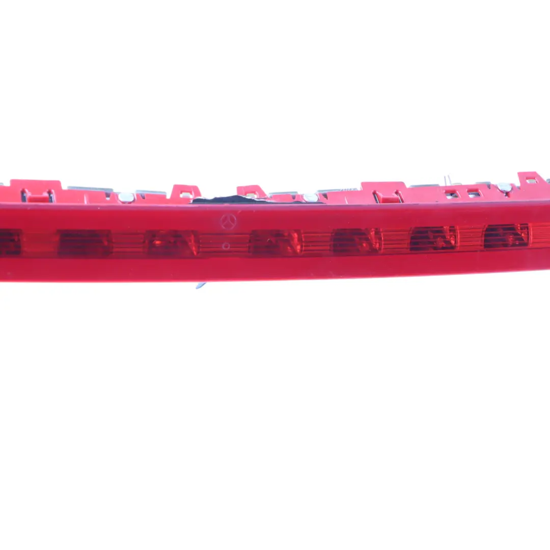 Luce Freno Posteriore Aggiuntiva Terza Lampada Stop per Mercedes R231 con numero di parte A2318200056 Mercedes R231 Luce Freno Posteriore Aggiuntiva Terza Lampada Stop - SKU A2318200056 - Numero di parte A2318200056