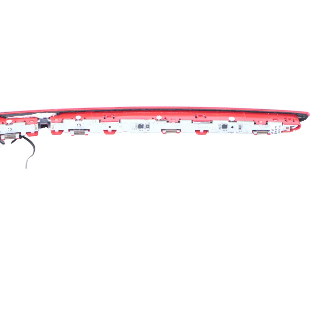 Luce Freno Posteriore Aggiuntiva Terza Lampada Stop per Mercedes R231 con numero di parte A2318200056 Mercedes R231 Luce Freno Posteriore Aggiuntiva Terza Lampada Stop - SKU A2318200056 - Numero di parte A2318200056