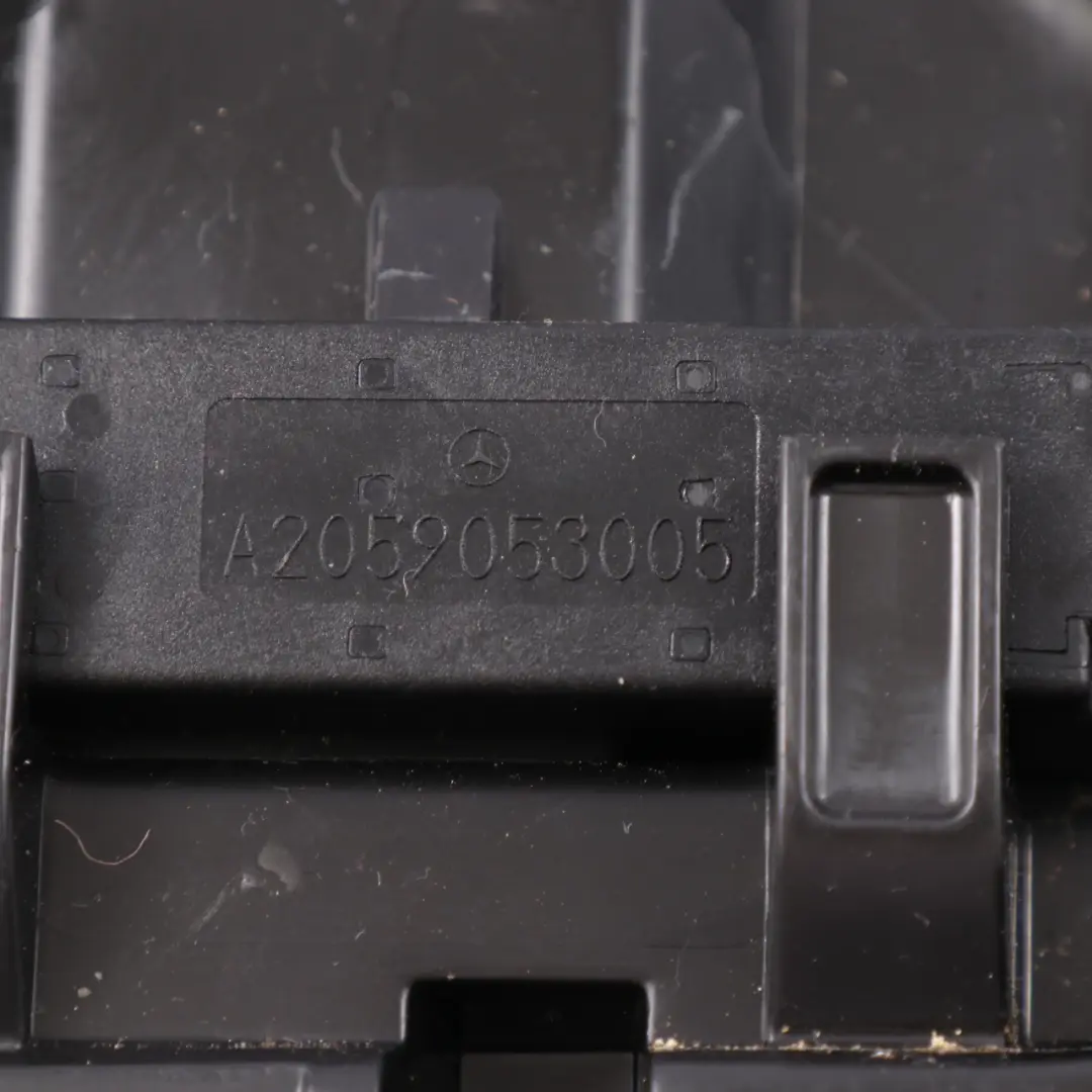 Copertura Porta Anteriore Destra Pannello Interno per Mercedes E53 C238 con numero di parte A2387205602 Mercedes E53 C238 Copertura Porta Anteriore Destra Pannello Interno - SKU A2387200408 - Numero di parte A2387205602