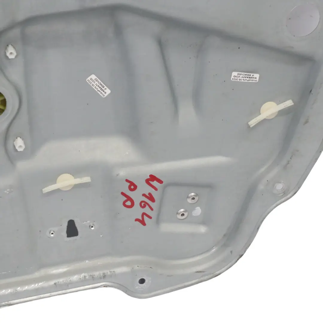 Mocowanie Boczka Podnośnik Szyby Przód Prawy do Mercedes W164 o numerze A2514401813 Mercedes W164 Mocowanie Boczka Podnośnik Szyby Przód Prawy - SKU A2514401813 - Numer Części A2514401813