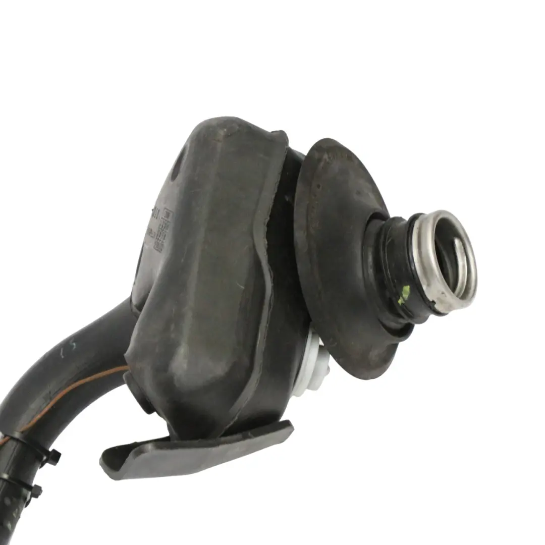 Neck Pipe Hose Cap OM642 Diesel pour Mercedes W251 Tank à propos du numéro de pièce A2514702220 Mercedes W251 Tank Neck Pipe Hose Cap OM642 Diesel - SKU A2514702220-1 - Numéro de pièce A2514702220