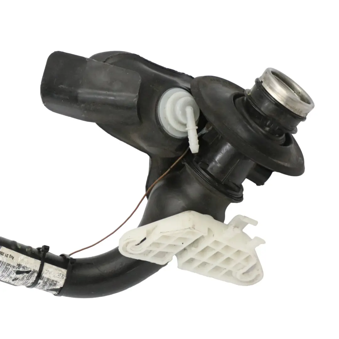 Cuello llenado tanque manguera tapa OM642 Diesel para Mercedes W251 con número de pieza A2514702220 Mercedes W251 Cuello llenado tanque manguera tapa OM642 Diesel - SKU A2514702220-1 - Número de pieza A2514702220