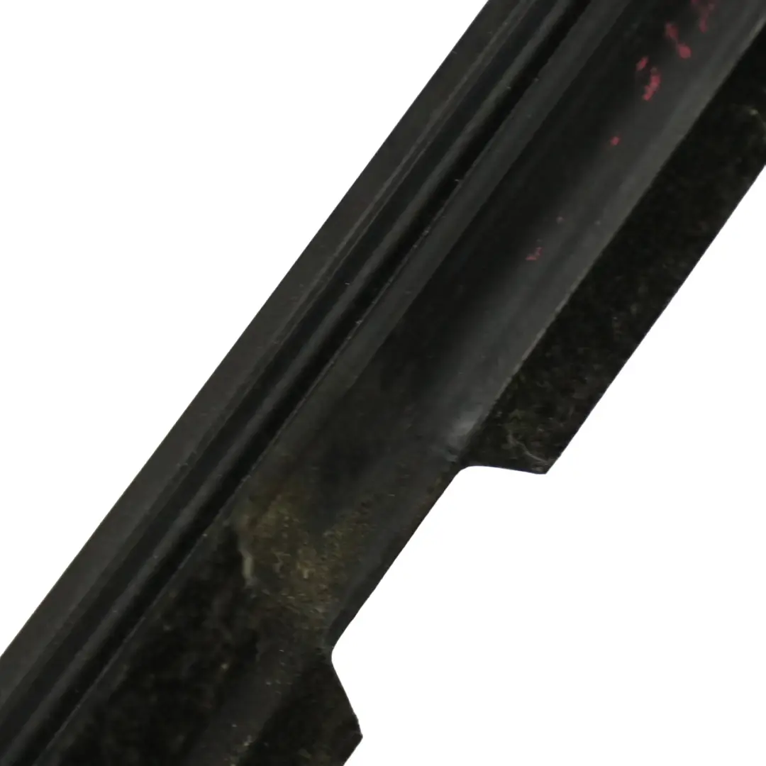 Mercedes W251 Rail arrière gauche garniture seuil porte intérieur - SKU A2516906980 - Numéro de pièce A2516906980