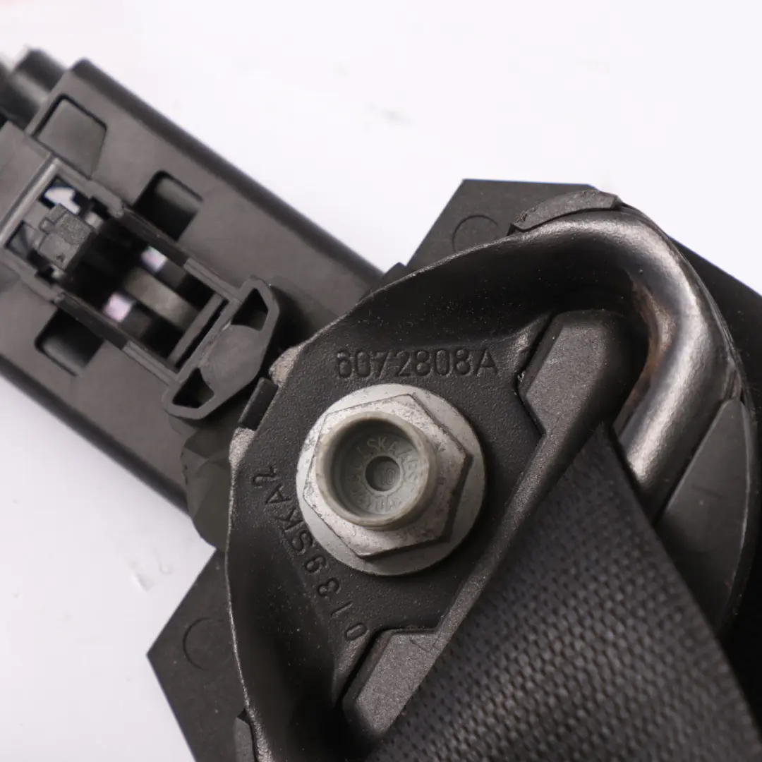 Cinturón seguridad delantero izquierdo Negro para Mercedes ML W164 R W251 con número de pieza A2518603186 Mercedes ML W164 R W251 Cinturón seguridad delantero izquierdo Negro - SKU A2518603186 - Número de pieza A2518603186