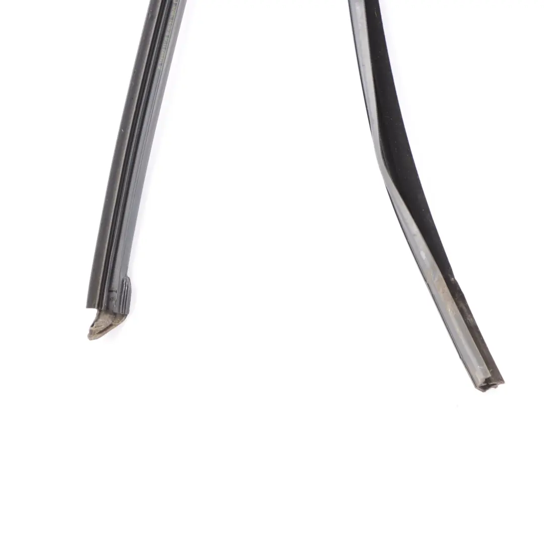 Seal Rail Trim Outer Rear Right O/S Door Window to Mercedes X253 with Part number A2537350425 Mercedes X253 Seal Rail Trim Outer Rear Right O/S Door Window - SKU A2537350425 - Part number A2537350425