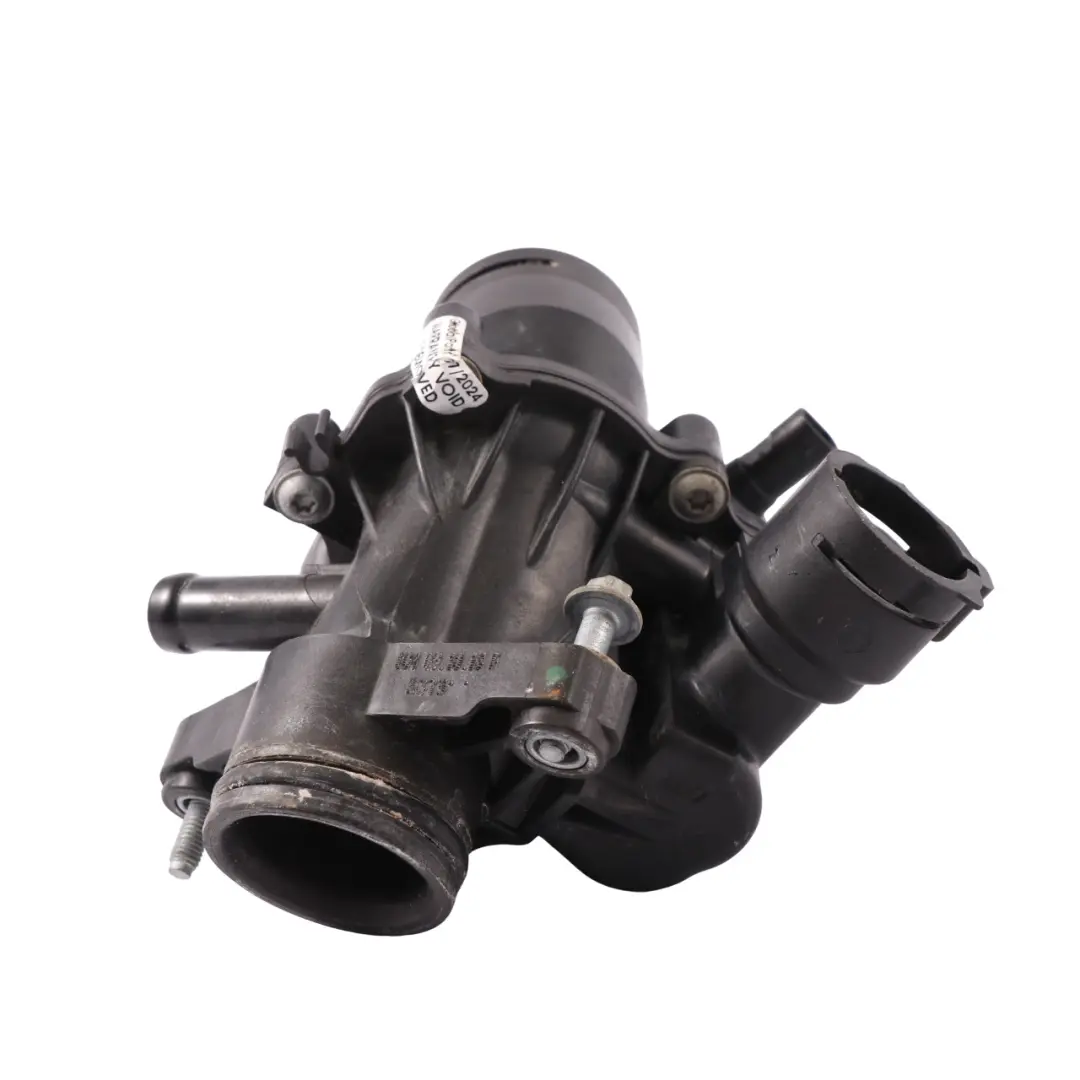 Mercedes W204 W205 W212 W213 M274 Carcasa termostato refrigerante - SKU A2742000615-1 - Número de pieza A2742000615