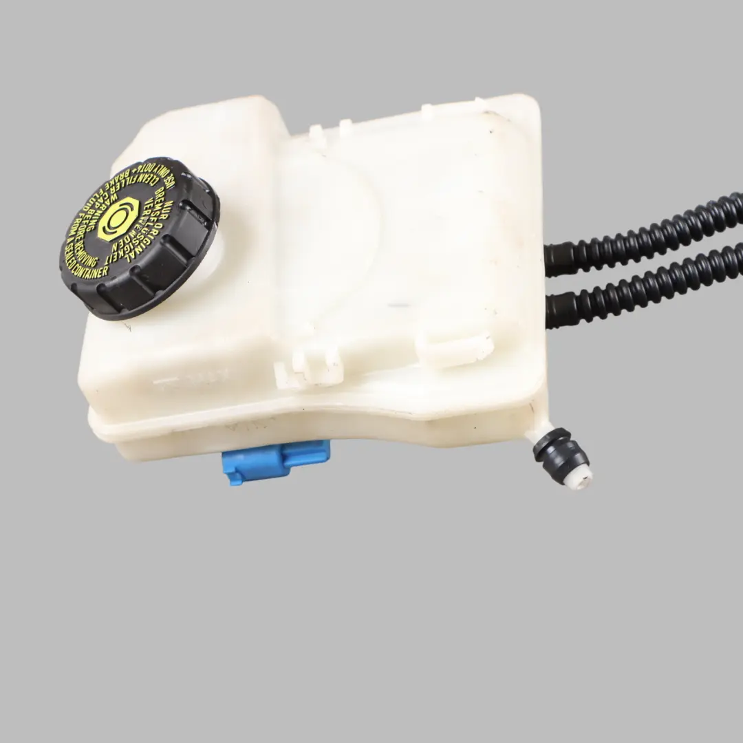 Brake Servo Fluid Reservoir Expansion Tank Bottle to Mercedes W447 with Part number A4474310402 Mercedes W447 Brake Servo Fluid Reservoir Expansion Tank Bottle - SKU rhd-A4474310402 - Part number A4474310402