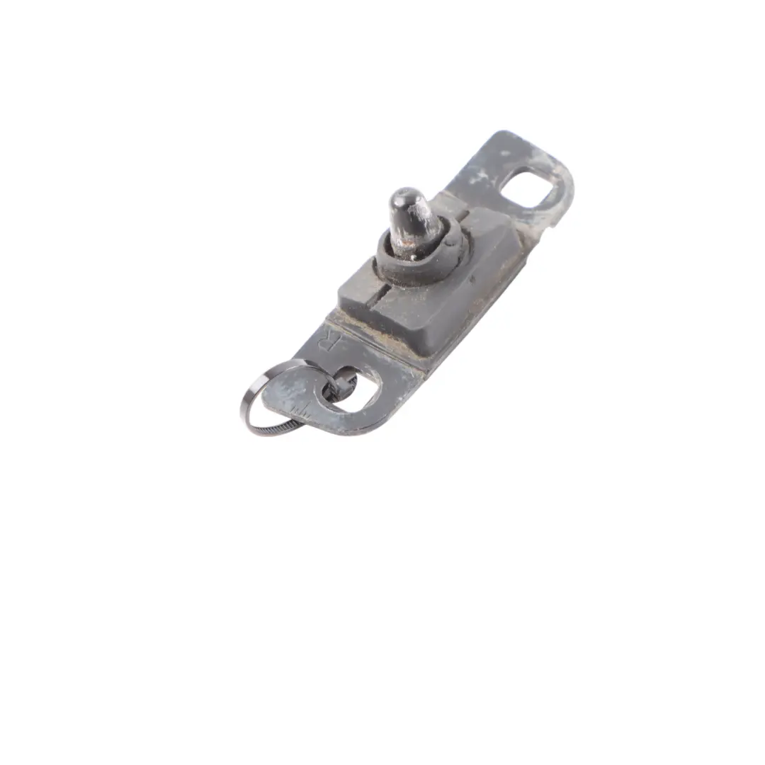 Cuneo Guida Porta Scorrevole In Basso A Destra per Mercedes W447 con numero di parte A6397580227 Mercedes W447 Cuneo Guida Porta Scorrevole In Basso A Destra - SKU A6397580227 - Numero di parte A6397580227