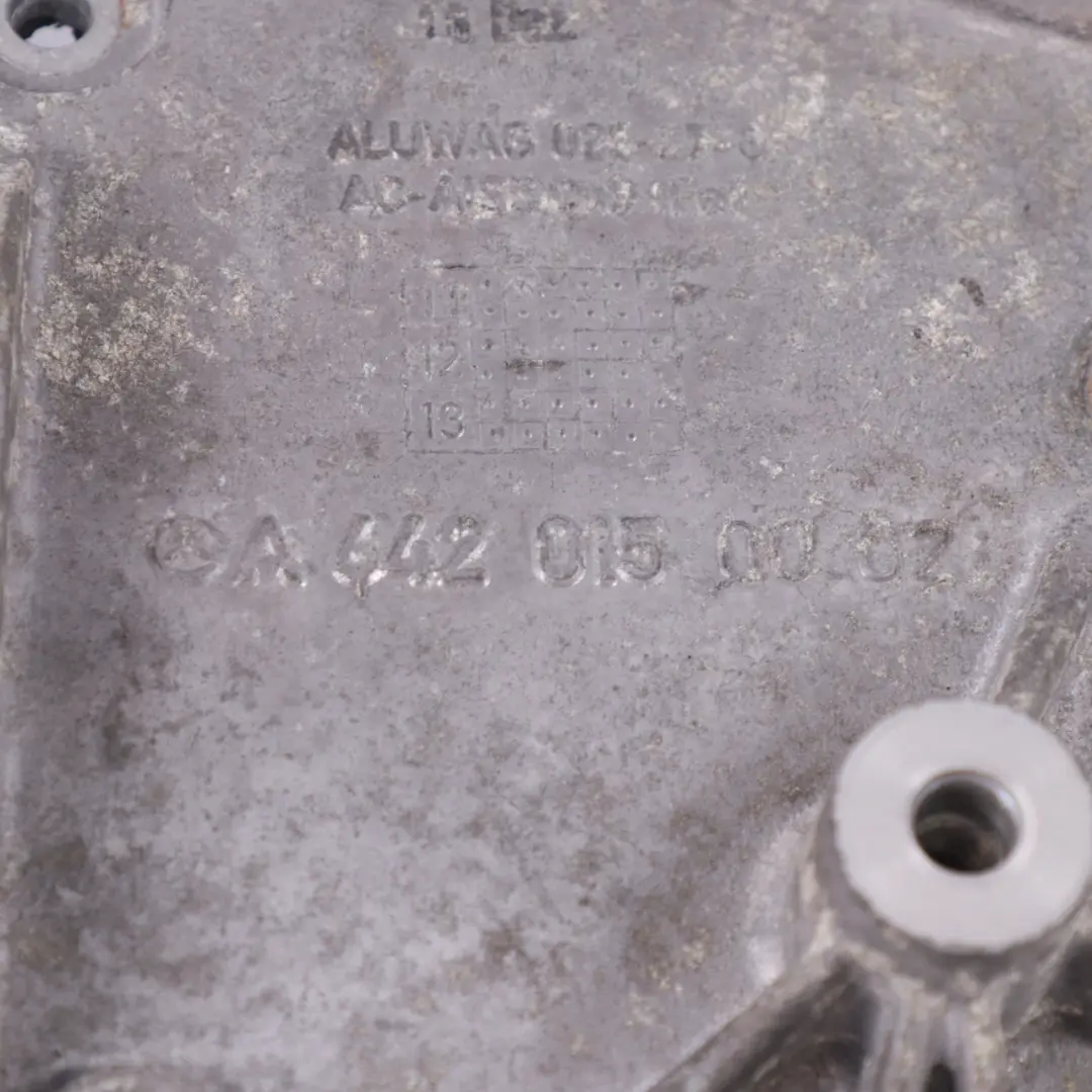 OM642 Diesel Tête Chaîne distribution Boîtier moteur pour Mercedes W204 à propos du numéro de pièce A6420100033 Mercedes W204 OM642 Diesel Tête Chaîne distribution Boîtier moteur - SKU A6420100033 - Numéro de pièce A6420100033