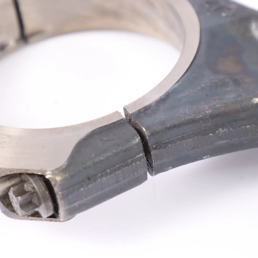 OM642 Pleuelstange Kolben Pleuelstange Links für Mercedes W212 mit Teilenummer A6420308317 Mercedes W212 OM642 Pleuelstange Kolben Pleuelstange Links - SKU A6420308317 - Teilenummer A6420308317