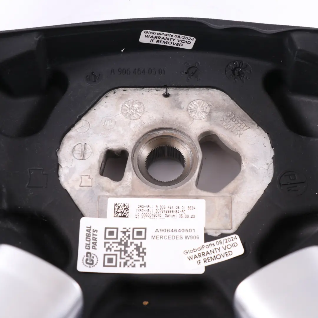 Lenkrad Schwarz Leder für Mercedes Sprinter W906 mit Teilenummer A9064640501 Mercedes Sprinter W906 Lenkrad Schwarz Leder - SKU A9064640501 - Teilenummer A9064640501