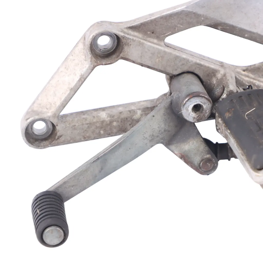 Honda CBR 3F Support pour repose pieds gauche - SKU MV9-L - Numéro de pièce MV9-L