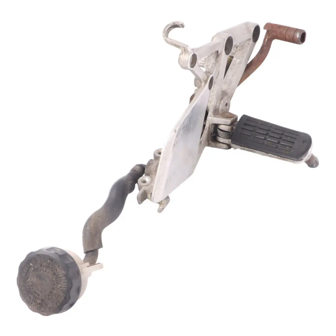 Honda CBR 3F Estribera Derecha Soporte Estribera Pasajero - SKU MV9-R - Número de pieza MV9-R