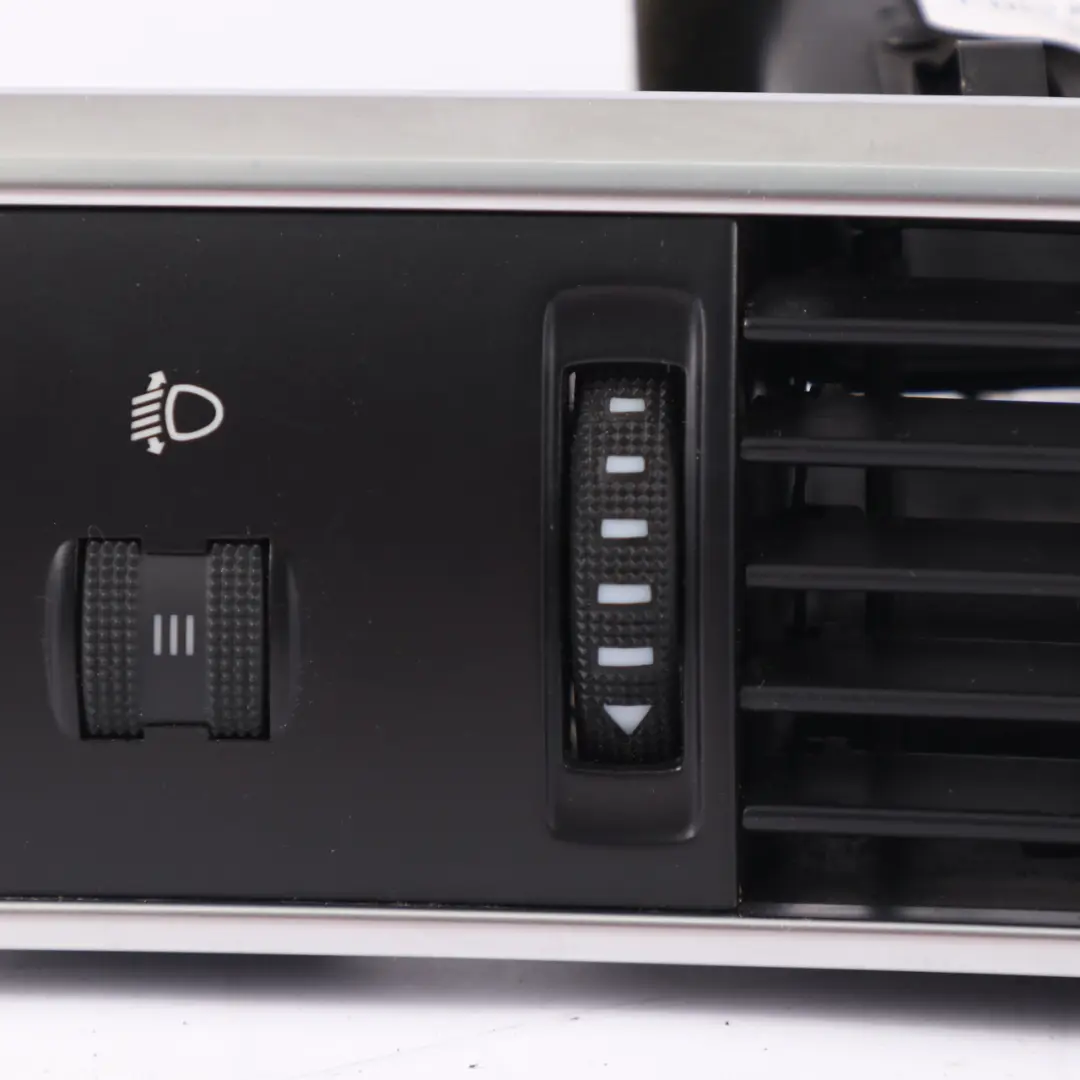 Dashboard Grille Front Right O/S Nozzle Air Vent Grille to Audi A6 C6 with Part number 4F2820902D Audi A6 C6 Dashboard Grille Front Right O/S Nozzle Air Vent Grille - SKU rhd-4F2820902D-1 - Part number 4F2820902D