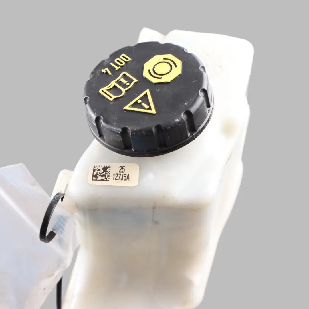 Brake Servo Master Fluid Reservoir Expansion Tank Bottle to Audi A3 8V with Part number 5Q2611301H Audi A3 8V Brake Servo Master Fluid Reservoir Expansion Tank Bottle - SKU rhd-5Q2611301H - Part number 5Q2611301H