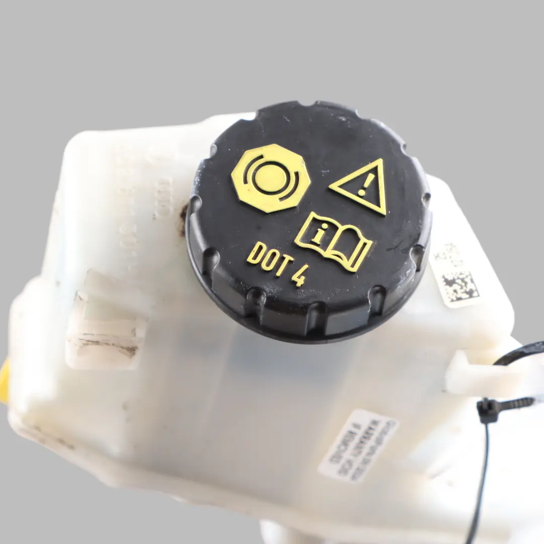 Brake Servo Master Fluid Reservoir Expansion Tank Bottle to Audi A3 8V with Part number 5Q2611301H Audi A3 8V Brake Servo Master Fluid Reservoir Expansion Tank Bottle - SKU rhd-5Q2611301H - Part number 5Q2611301H