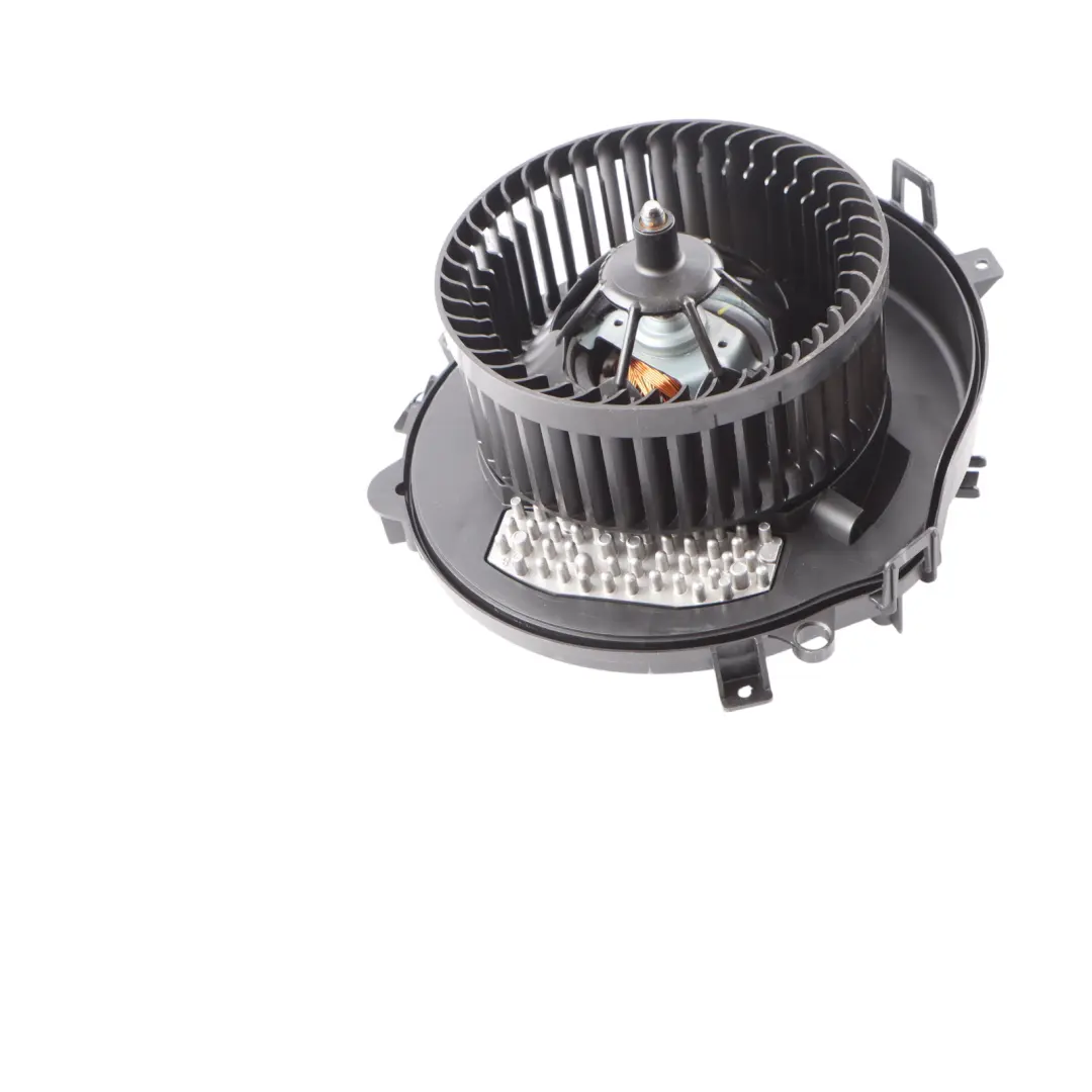 Blower Heater Ventilation Fan Motor A to Volkswagen Golf 8 CD1 1.5 eTSI with Part number 5WC819015 Volkswagen Golf 8 CD1 1.5 eTSI Blower Heater Ventilation Fan Motor A - SKU rhd-5WC819015 - Part number 5WC819015