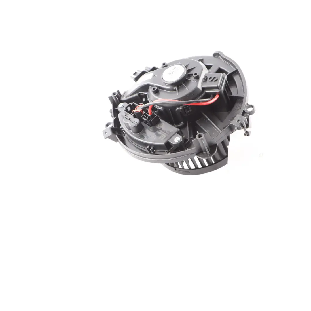 Blower Heater Ventilation Fan Motor A to Volkswagen Golf 8 CD1 1.5 eTSI with Part number 5WC819015 Volkswagen Golf 8 CD1 1.5 eTSI Blower Heater Ventilation Fan Motor A - SKU rhd-5WC819015 - Part number 5WC819015