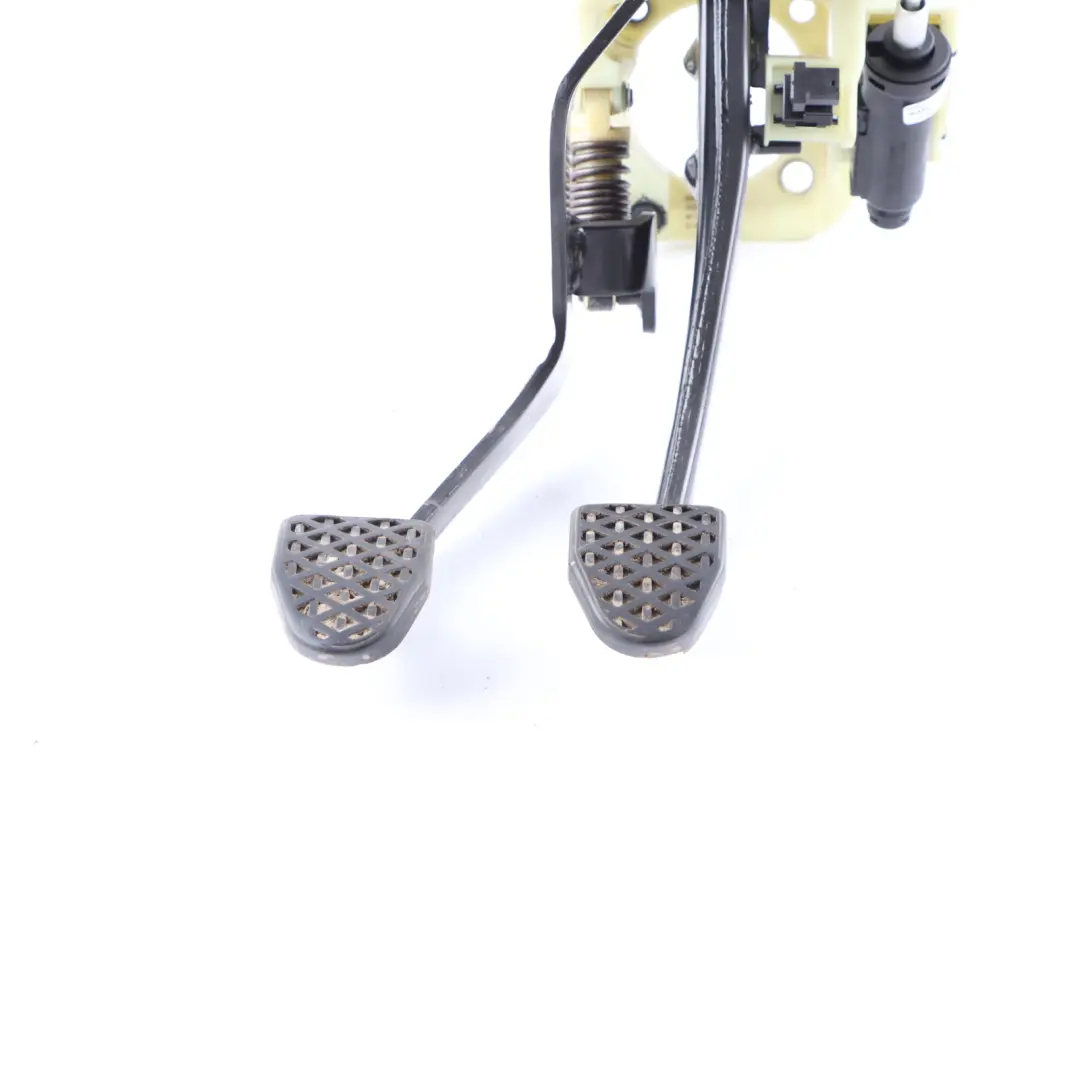 Brake Clutch Pedals Box Assembly Manual Transmission to BMW X3 F25 with Part number 6868083 BMW X3 F25 Brake Clutch Pedals Box Assembly Manual Transmission - SKU rhd-6868083 - Part number 6868083