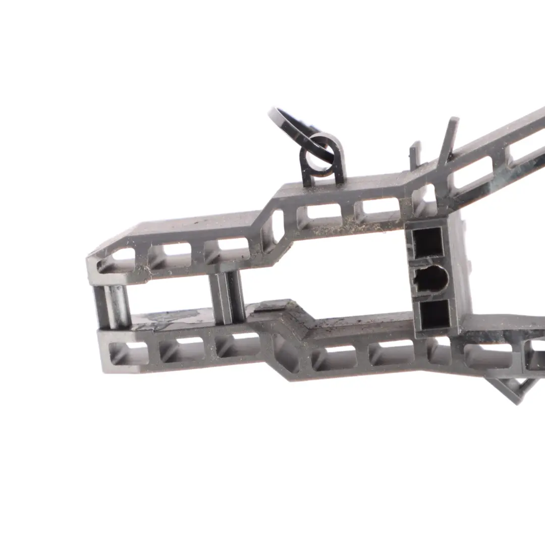 Front Right O/S Door Grab Handle Carrier Support to BMW 4 Series F32 F82 M4 with Part number 7290116 BMW 4 Series F32 F82 M4 Front Right O/S Door Grab Handle Carrier Support - SKU rhd-7290116 - Part number 7290116