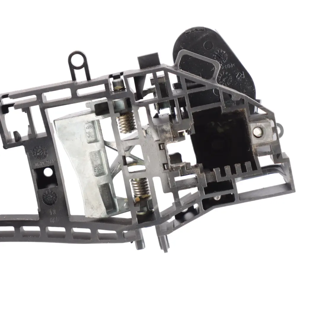 Front Right O/S Door Grab Handle Carrier Support to BMW 4 Series F32 F82 M4 with Part number 7290116 BMW 4 Series F32 F82 M4 Front Right O/S Door Grab Handle Carrier Support - SKU rhd-7290116 - Part number 7290116