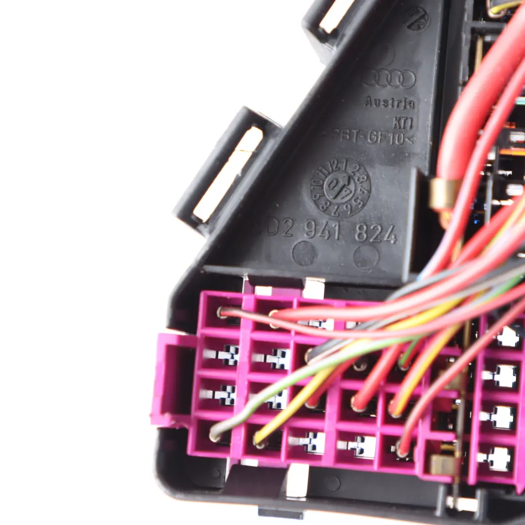 Fuse Box Control Module Relay Box to Audi A6 C6 with Part number 8D2941824 Audi A6 C6 Fuse Box Control Module Relay Box - SKU rhd-8D2941824 - Part number 8D2941824