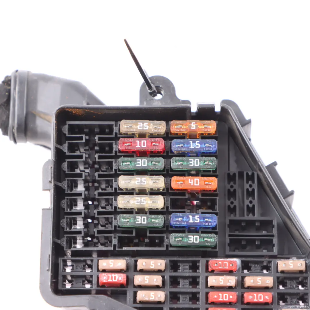 Fuse Box Control Module Relay Box to Audi A6 C6 with Part number 8D2941824 Audi A6 C6 Fuse Box Control Module Relay Box - SKU rhd-8D2941824 - Part number 8D2941824