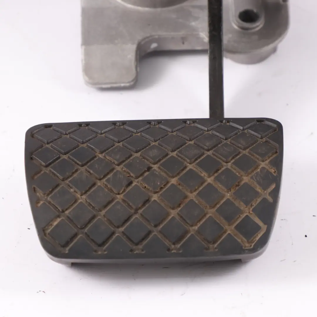 Brake Pedal Assembly Box to Audi A4 B8 with Part number 8K2723140 Audi A4 B8 Brake Pedal Assembly Box - SKU rhd-8K2723140 - Part number 8K2723140