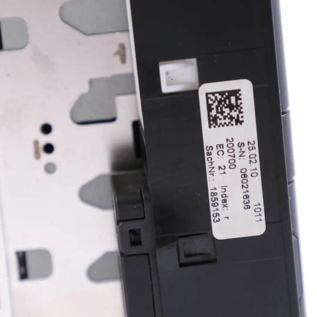 Audi A4 B8 Multimedia Radio CD DVD Player MMI Head Unit - SKU rhd-8T2035666E - Part number 8T2035666E