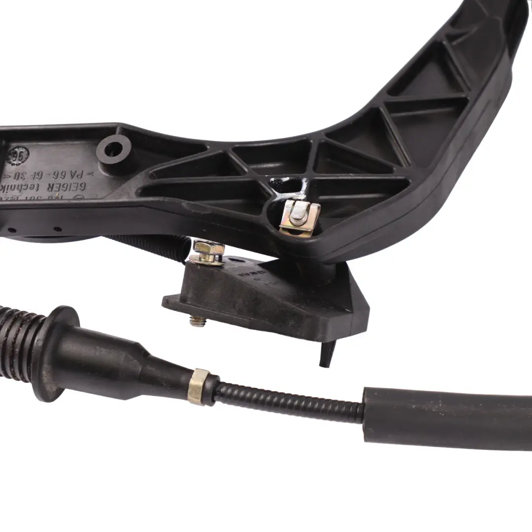 Throttle Pedal Accelerator Gas Pedal Assembly to Mercedes C140 with Part number A1403011420 Mercedes C140 Throttle Pedal Accelerator Gas Pedal Assembly - SKU RHD-A1403011420 - Part number A1403011420