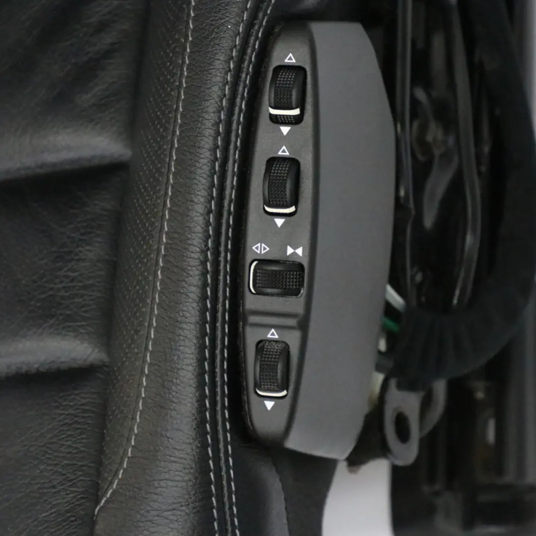 Fotel Przedni Lewy Przód Skóra Czarny Grzany do Mercedes C204 C207 o numerze RHD-A2079101005 Mercedes C204 C207 Fotel Przedni Lewy Przód Skóra Czarny Grzany - SKU A2079101005-7 - Numer Części RHD-A2079101005