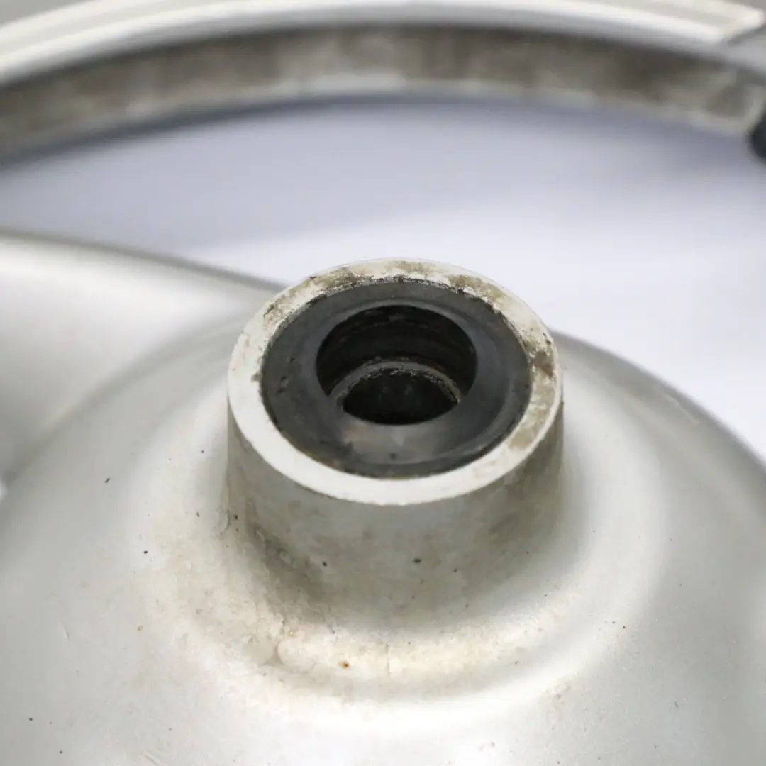 Rueda Delantera Honda 125 Pantheon R12 Neumático Michelin 110/90 para con número de pieza WHEEL-FRONT-PANTHEON Rueda Delantera Honda 125 Pantheon R12 Neumático Michelin 110/90 - SKU WHEEL-FRONT-PANTHEON - Número de pieza WHEEL-FRONT-PANTHEON