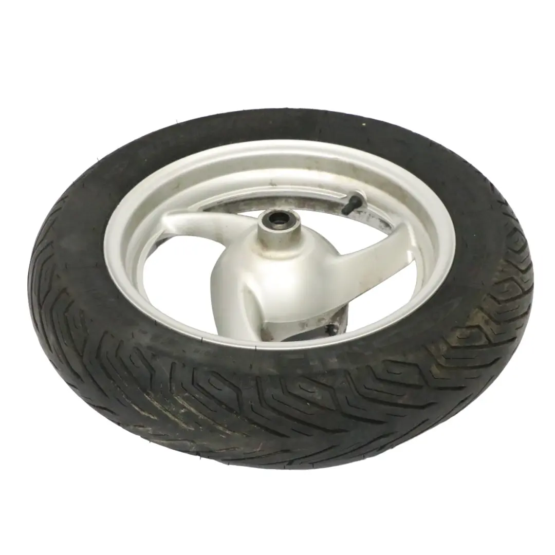 Rueda Delantera Honda 125 Pantheon R12 Neumático Michelin 110/90 para con número de pieza WHEEL-FRONT-PANTHEON Rueda Delantera Honda 125 Pantheon R12 Neumático Michelin 110/90 - SKU WHEEL-FRONT-PANTHEON - Número de pieza WHEEL-FRONT-PANTHEON
