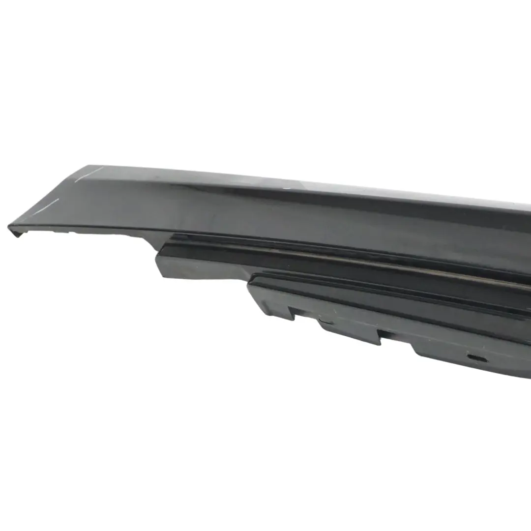 Listón Umbral Puerta BMW E81 E82 E88 Faldón Lateral Derecho Negro - 668 para  con número de pieza 0036142  Listón Umbral Puerta BMW E81 E82 E88 Faldón Lateral Derecho Negro - 668 - SKU 0036142-SCH1 - Número de pieza 0036142