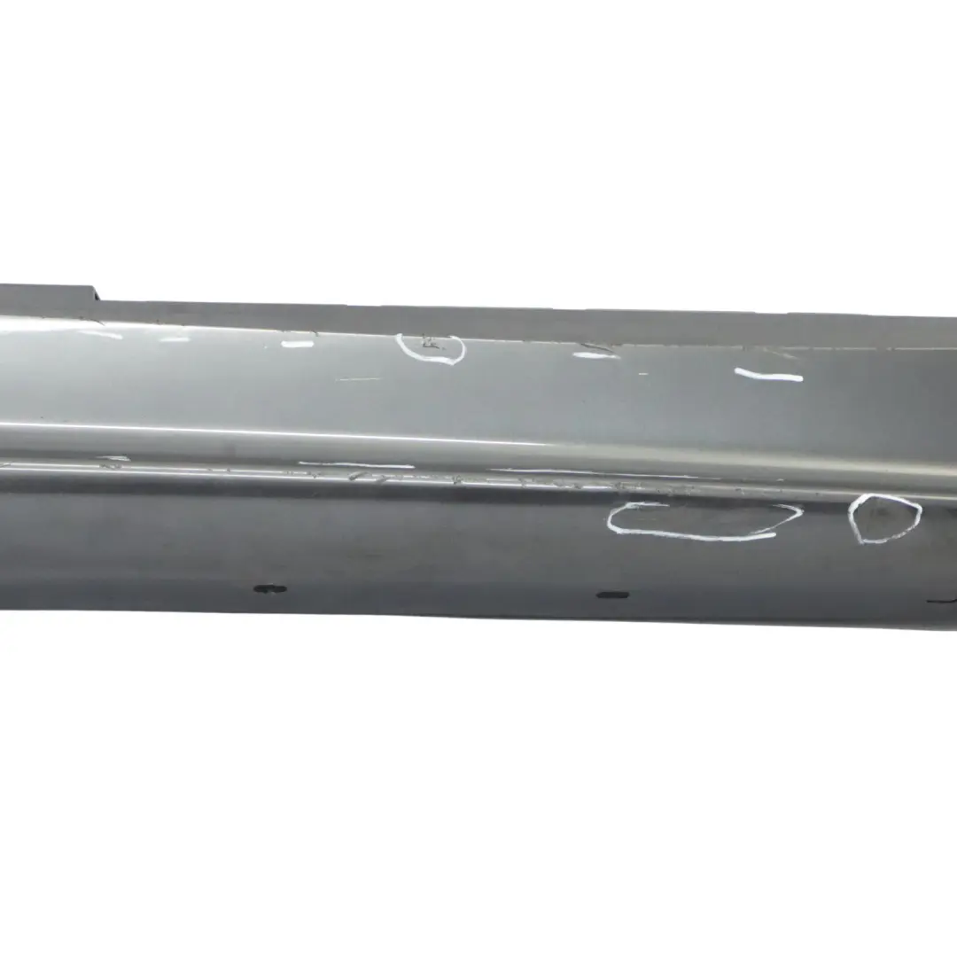 Listello Portiera Apertura Gonna Destra Sparkling Grafite - A22 per BMW E87 con numero di parte 0036144 BMW E87 Listello Portiera Apertura Gonna Destra Sparkling Grafite - A22 - SKU 0036144-SG1 - Numero di parte 0036144