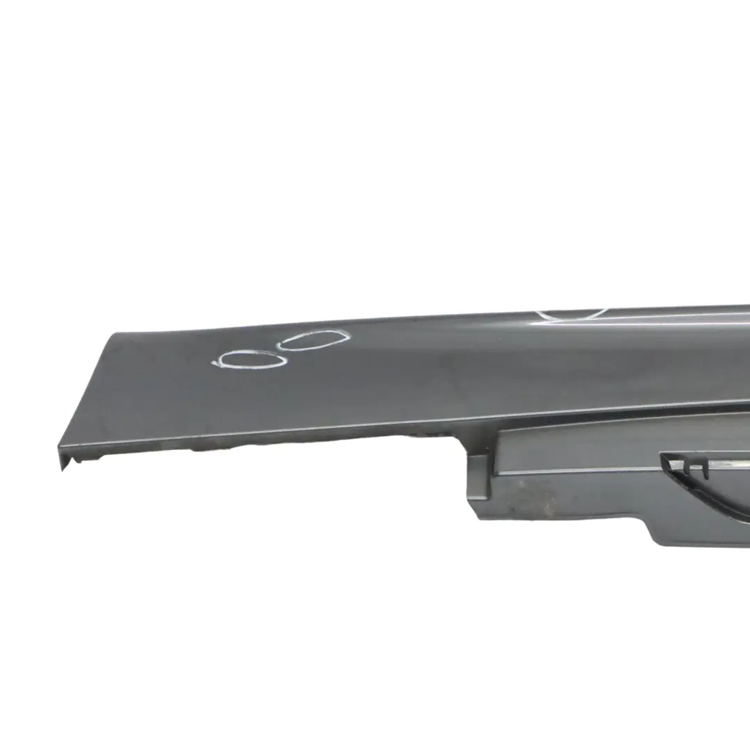 Listón de umbral Faldón lateral derecho Sparkling Graphite - A22 para BMW E87 con número de pieza 0036144 BMW E87 Listón de umbral Faldón lateral derecho Sparkling Graphite - A22 - SKU 0036144-SG1 - Número de pieza 0036144