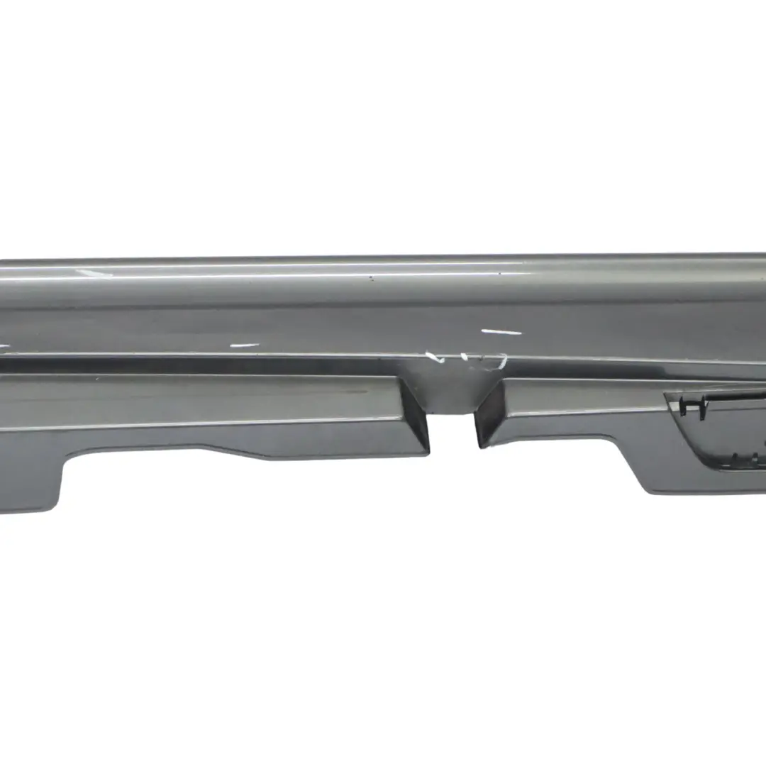 Bas de Porte Couverture Seuil Droite Brillant Graphite - A22 pour BMW E87 à propos du numéro de pièce 0036144 BMW E87 Bas de Porte Couverture Seuil Droite Brillant Graphite - A22 - SKU 0036144-SG1 - Numéro de pièce 0036144