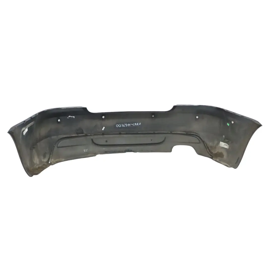 Zderzak Tylny Carbonschwarz Czarny Metalik - 416 do BMW E82 E88 M Sport o numerze 0036311 BMW E82 E88 M Sport Zderzak Tylny Carbonschwarz Czarny Metalik - 416 - SKU 0036311-CAR1 - Numer Części 0036311