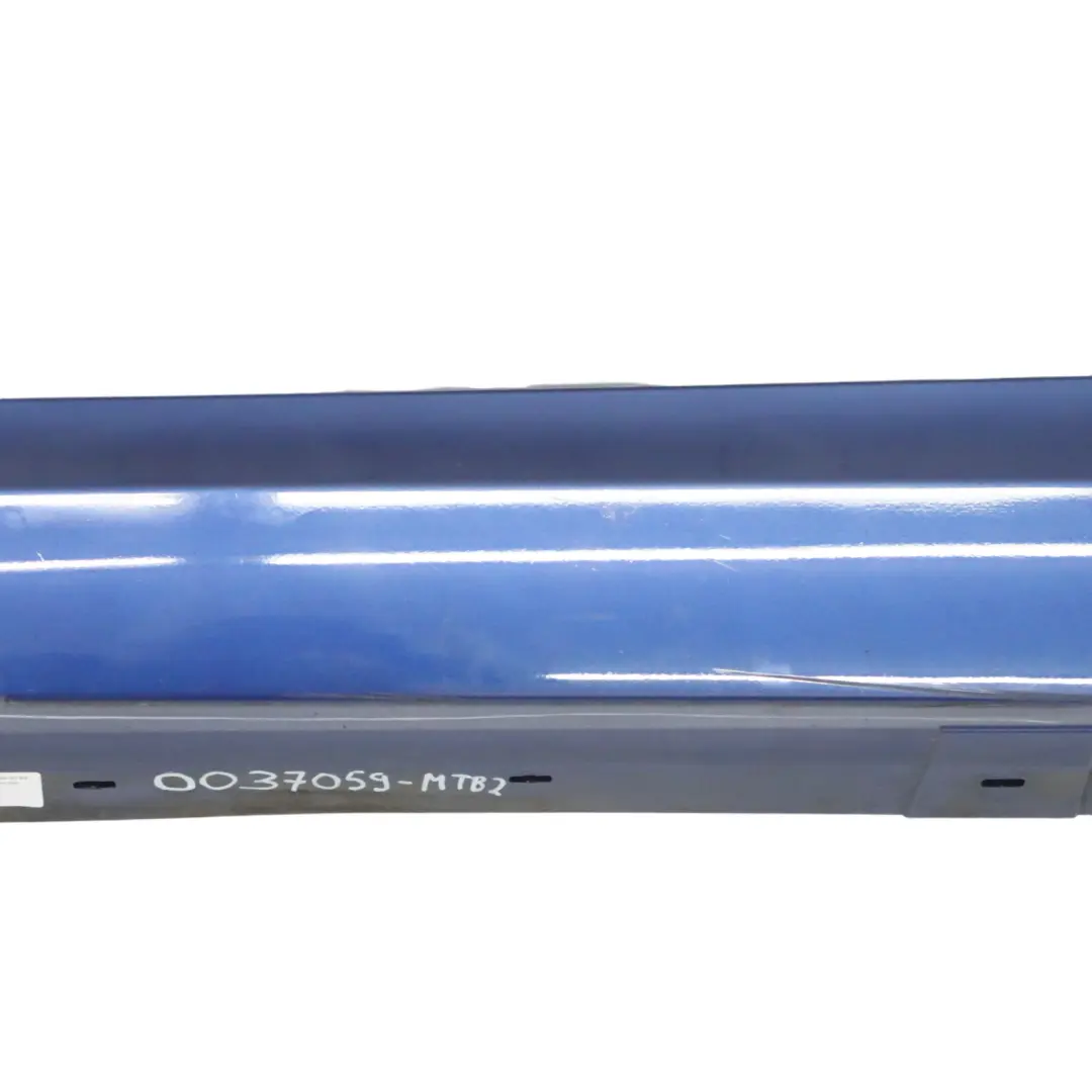 Faldón Lateral Izquierdo Embellecedor Montegoblau Blue - A51 para BMW E90 LCI E91 con número de pieza 0037059 BMW E90 LCI E91 Faldón Lateral Izquierdo Embellecedor Montegoblau Blue - A51 - SKU 0037059-MTB2 - Número de pieza 0037059