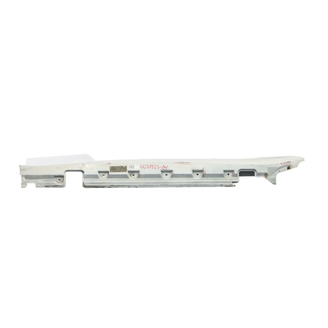 Gonna Laterale Anteriore Sinistra Striscia Davanzale Alpinweiss - 300 per BMW Z4 E89 con numero di parte 0037523 BMW Z4 E89 Gonna Laterale Anteriore Sinistra Striscia Davanzale Alpinweiss - 300 - SKU 0037523-AW - Numero di parte 0037523